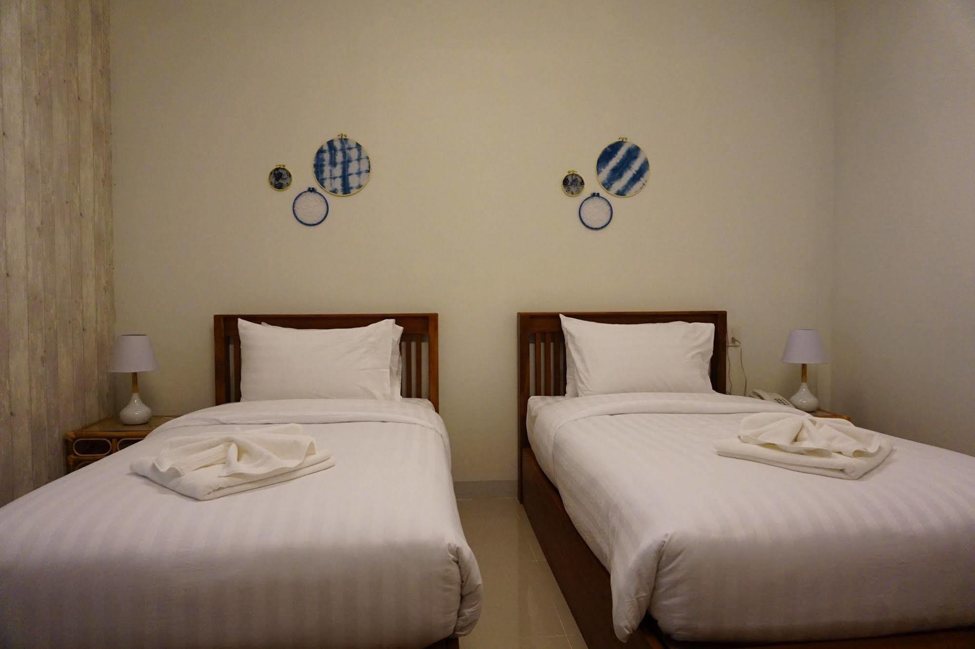 Baan Iyara Hotel Нан Екстериор снимка