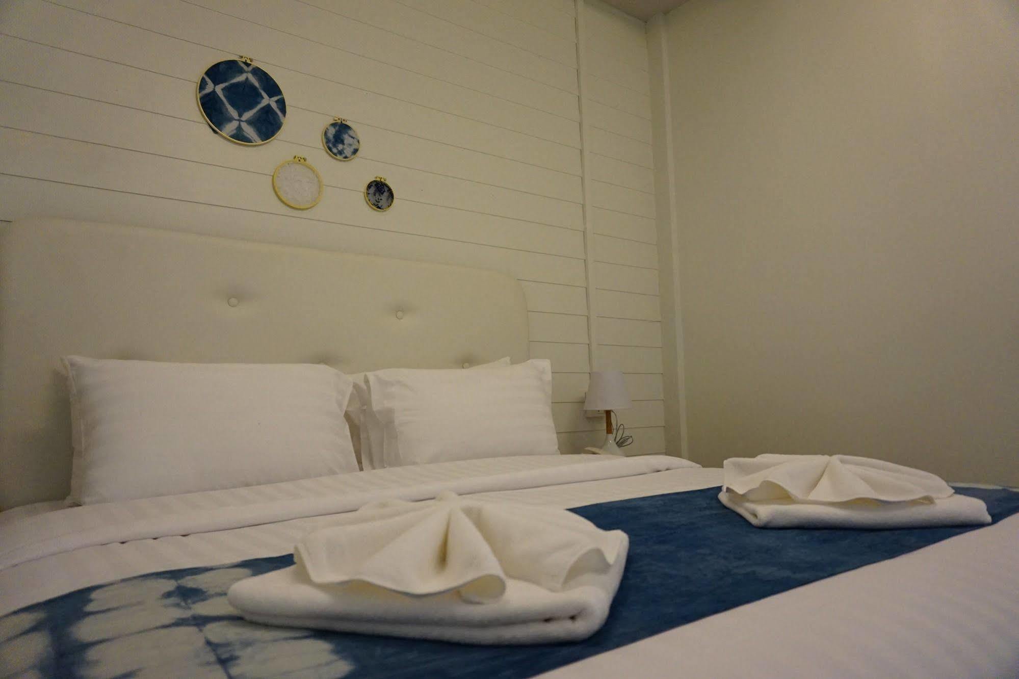 Baan Iyara Hotel Нан Екстериор снимка