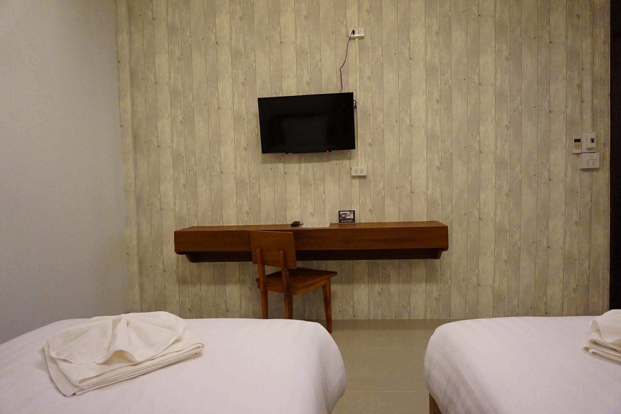 Baan Iyara Hotel Нан Екстериор снимка