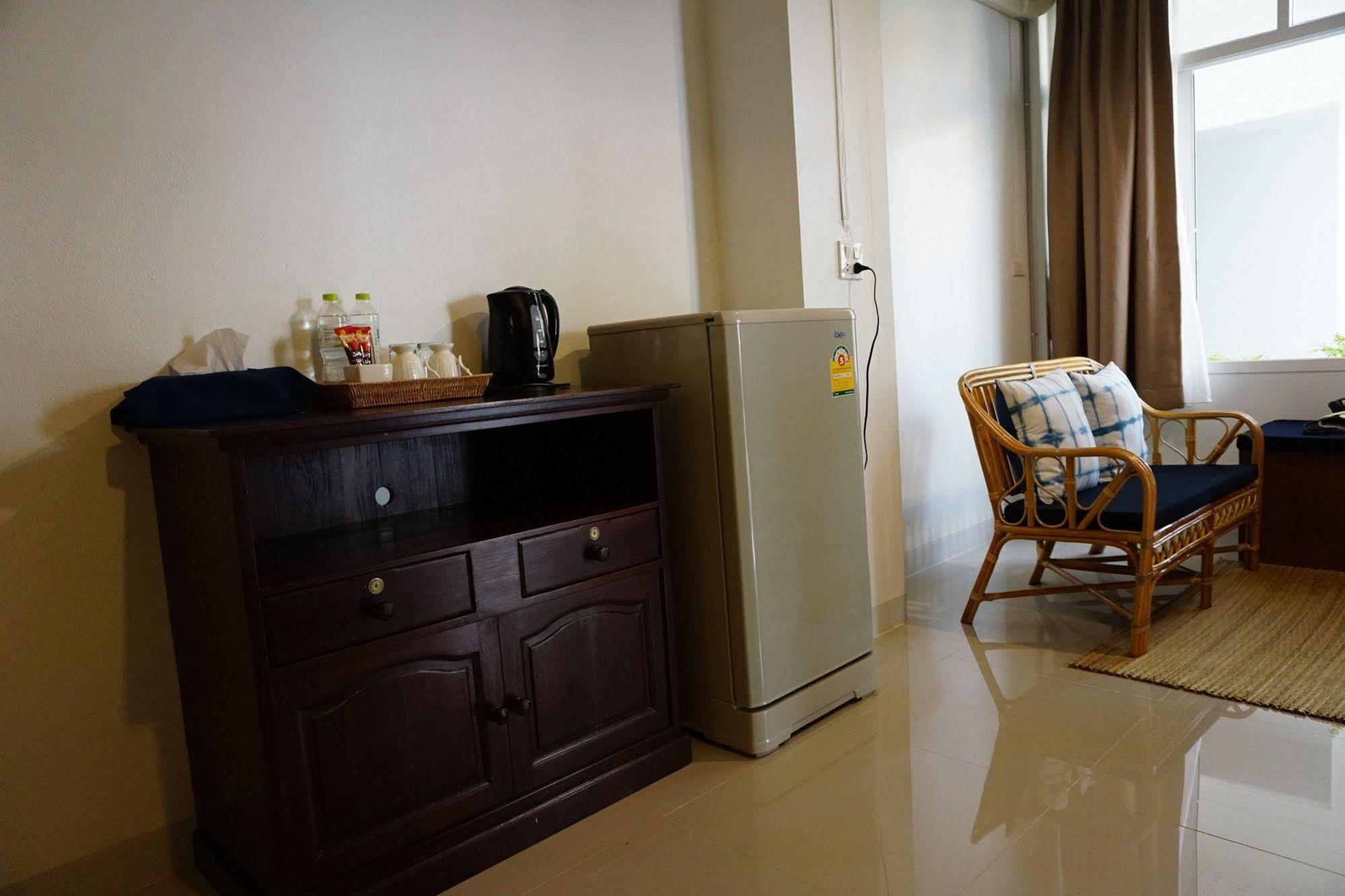 Baan Iyara Hotel Нан Екстериор снимка